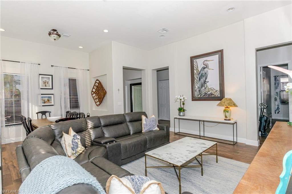 5104 SALERNO ST-9