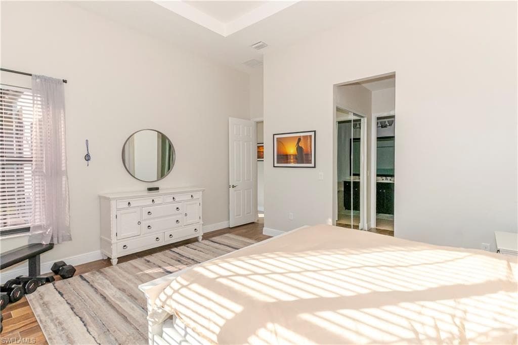 5104 SALERNO ST-19