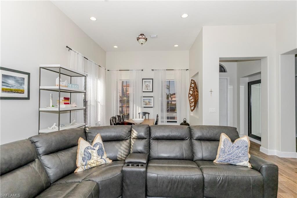 5104 SALERNO ST-8