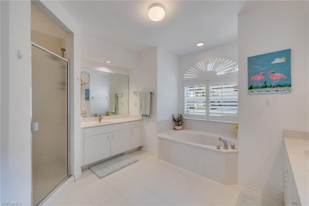 1957 Piccadilly Circus, NAPLES FL 34112-22