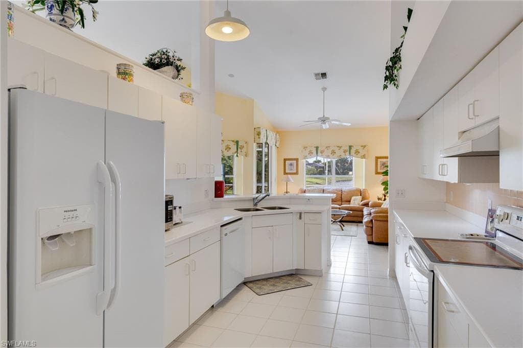 1957 Piccadilly Circus, NAPLES FL 34112-11