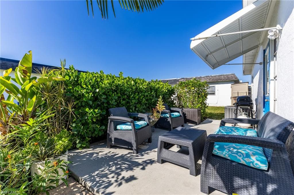 36 Temple CT, LEHIGH ACRES FL 33936-6