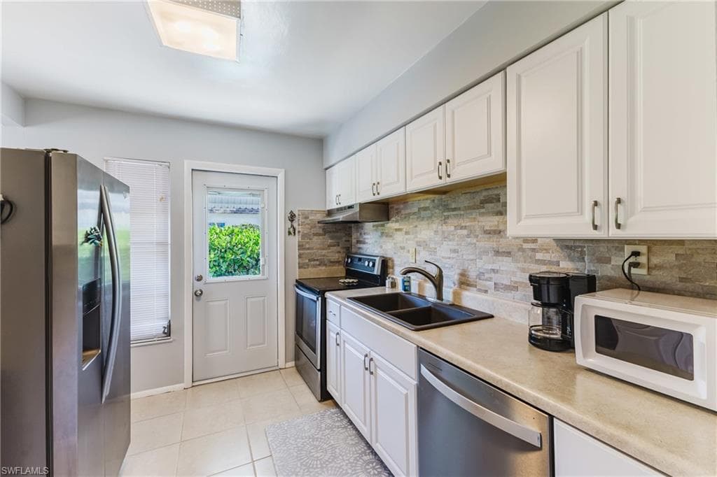 36 Temple CT, LEHIGH ACRES FL 33936-13