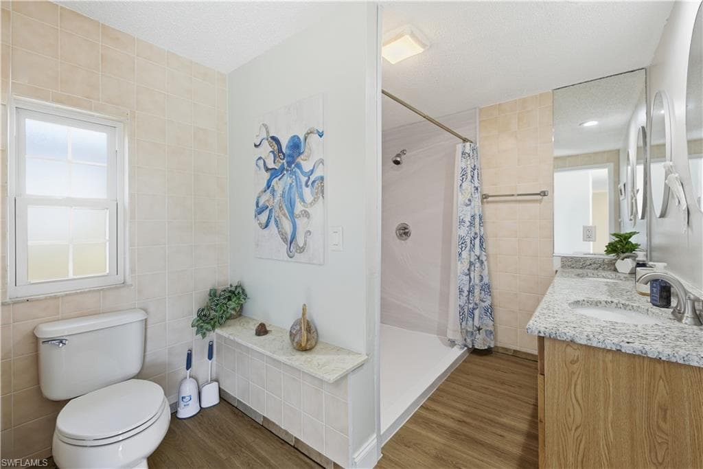 4690 Parrot AVE, NAPLES FL 34104-21