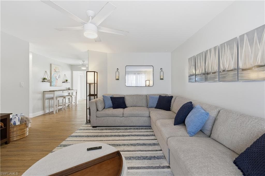 4690 Parrot AVE, NAPLES FL 34104-2