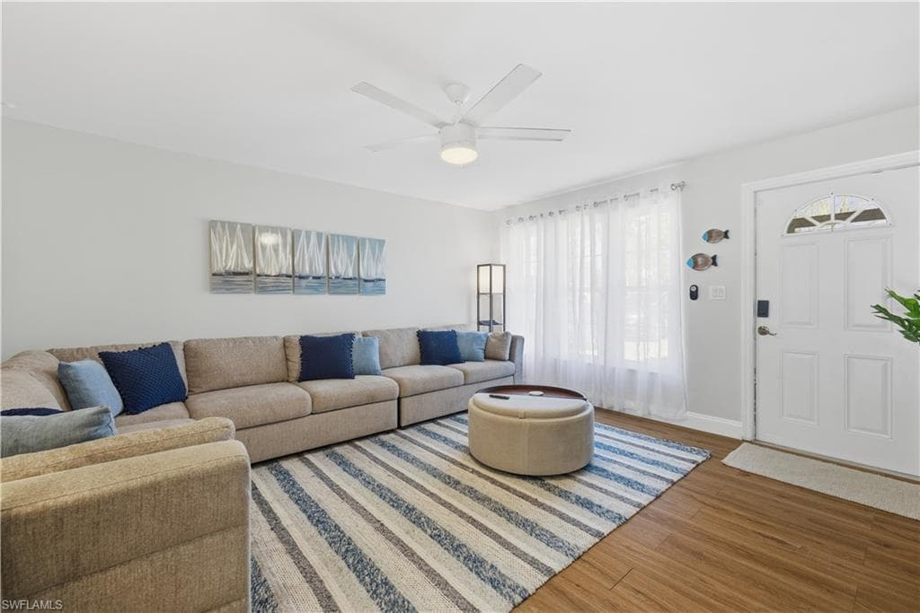 4690 Parrot AVE, NAPLES FL 34104-4