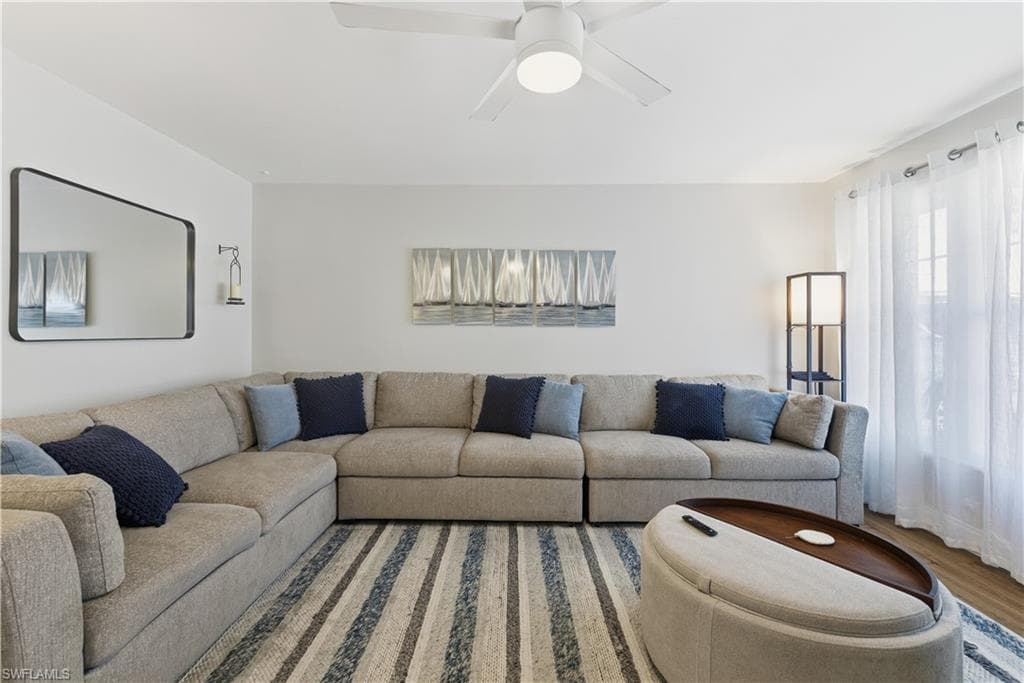 4690 Parrot AVE, NAPLES FL 34104-3