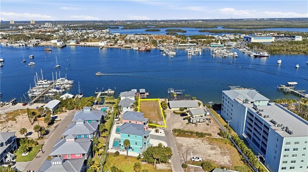 327 Fairweather LN, FORT MYERS BEACH FL 33931-8