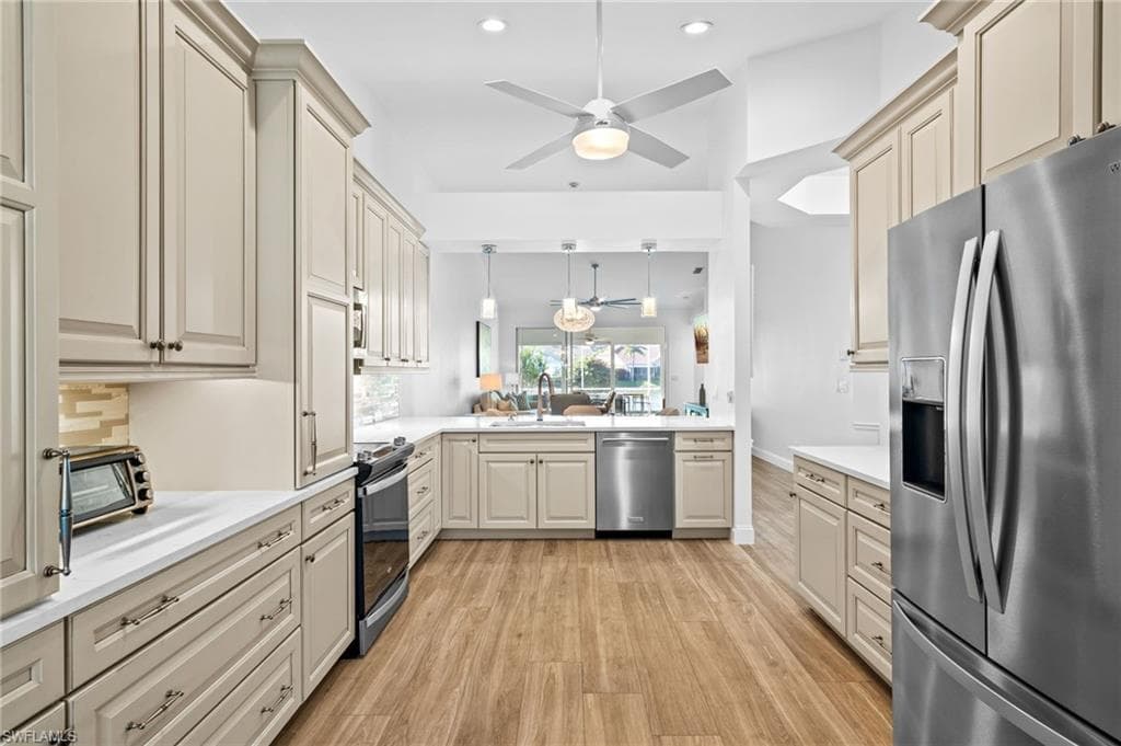 7018 Lone Oak BLVD, NAPLES FL 34109-2