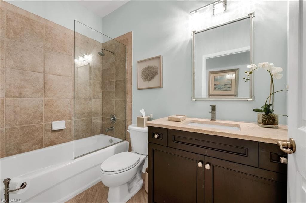 9101 Palmetto Ridge DR # 201, ESTERO FL 34135-11