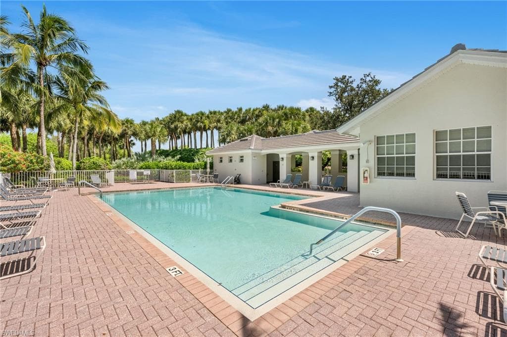 9101 Palmetto Ridge DR # 201, ESTERO FL 34135-14