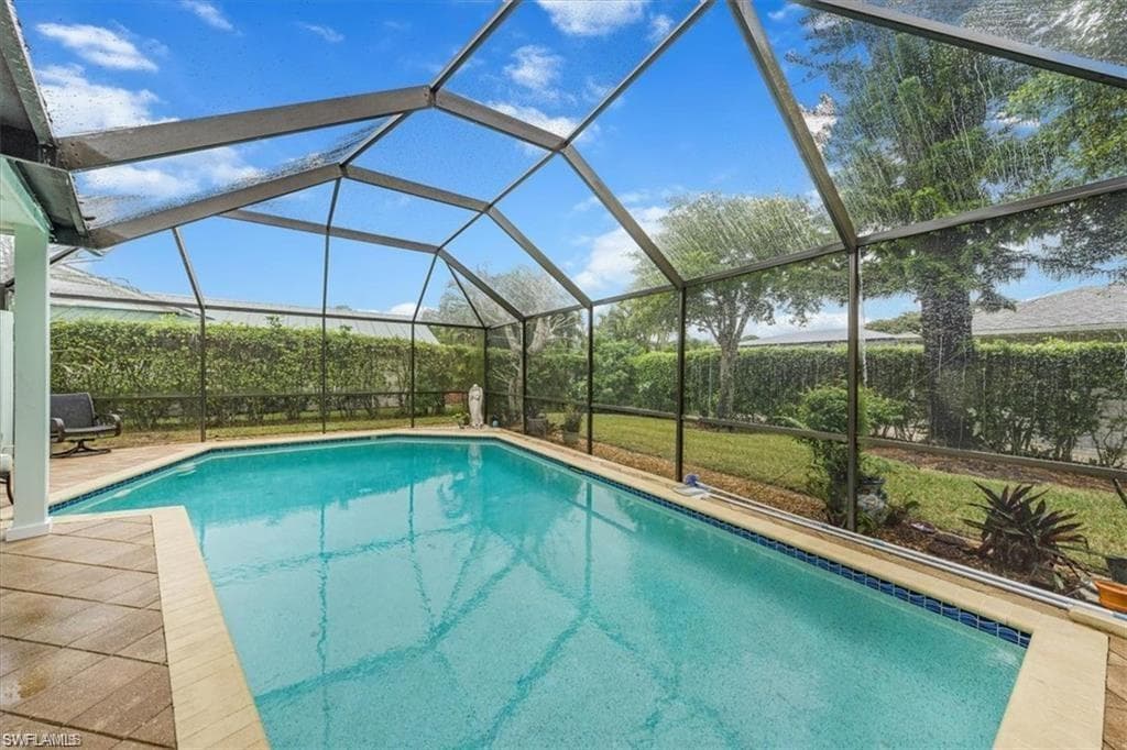 208 Baltusrol DR, NAPLES FL 34113-21