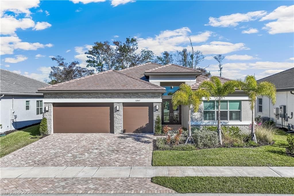12047 Oleander AVE, NAPLES FL 34120-1