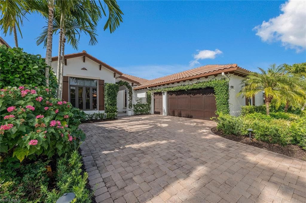 2243 Residence CIR, NAPLES FL 34105-11