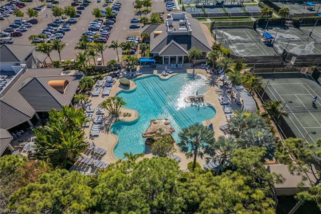 2243 Residence CIR, NAPLES FL 34105-27