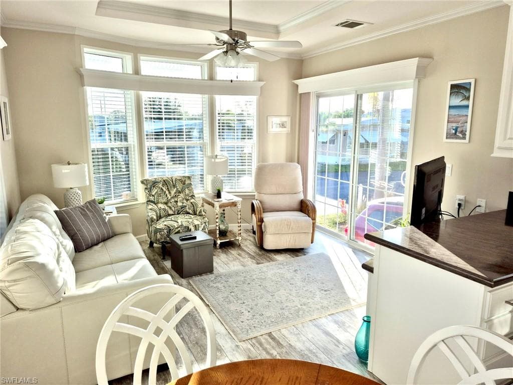 173 Redwood LN # 8, NAPLES FL 34114-6