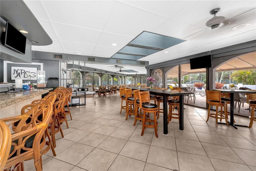 3311 Europa DR # 324, NAPLES FL 34105-16