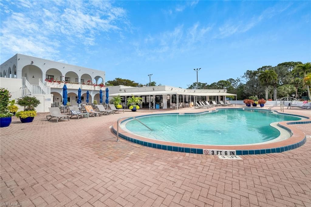 3311 Europa DR # 324, NAPLES FL 34105-13