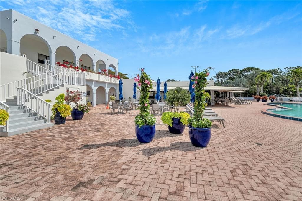 3311 Europa DR # 324, NAPLES FL 34105-14