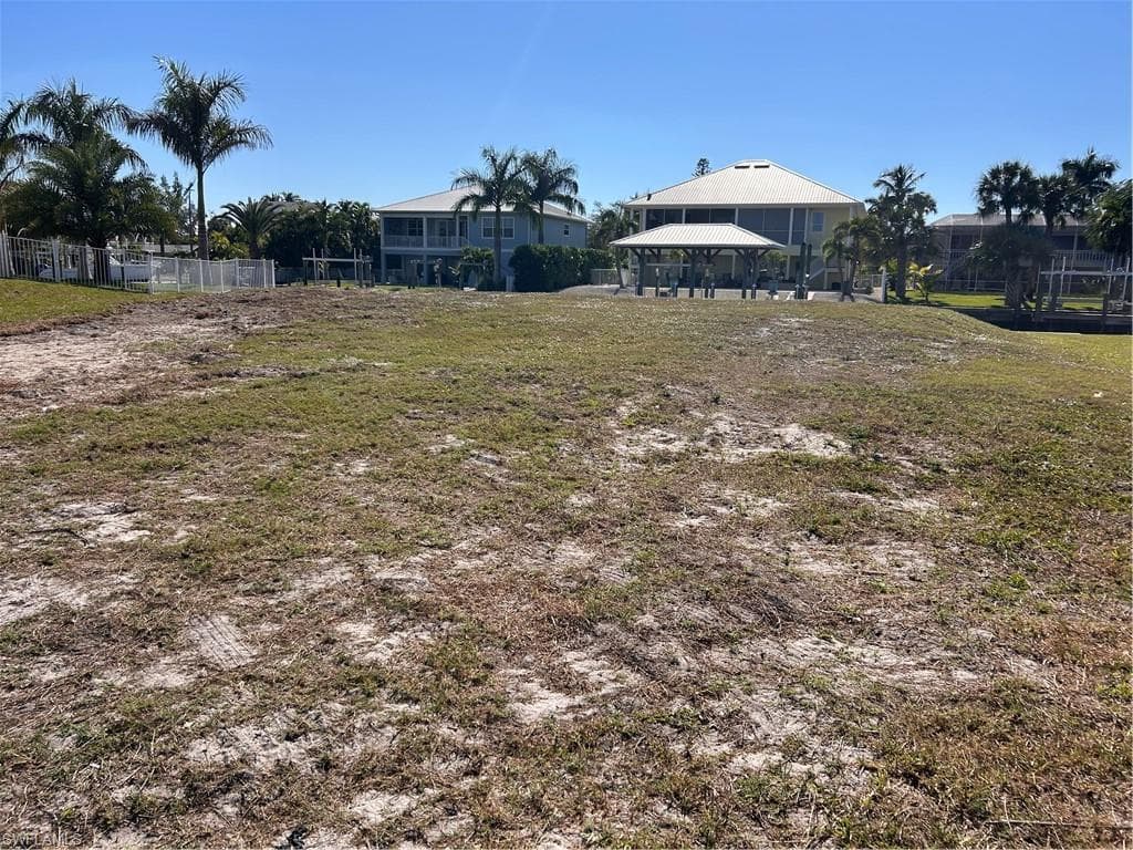 14 Pepita ST, FORT MYERS BEACH FL 33931-1