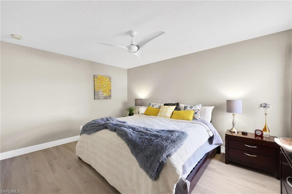 5781 Drummond WAY, NAPLES FL 34119-22