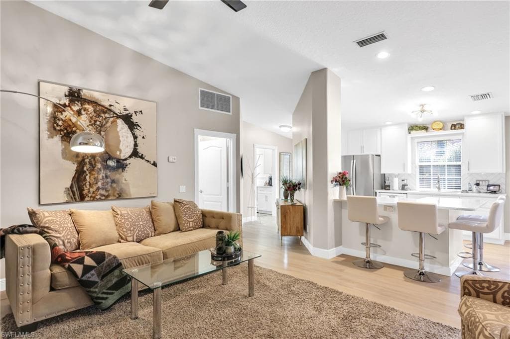 5781 Drummond WAY, NAPLES FL 34119-5