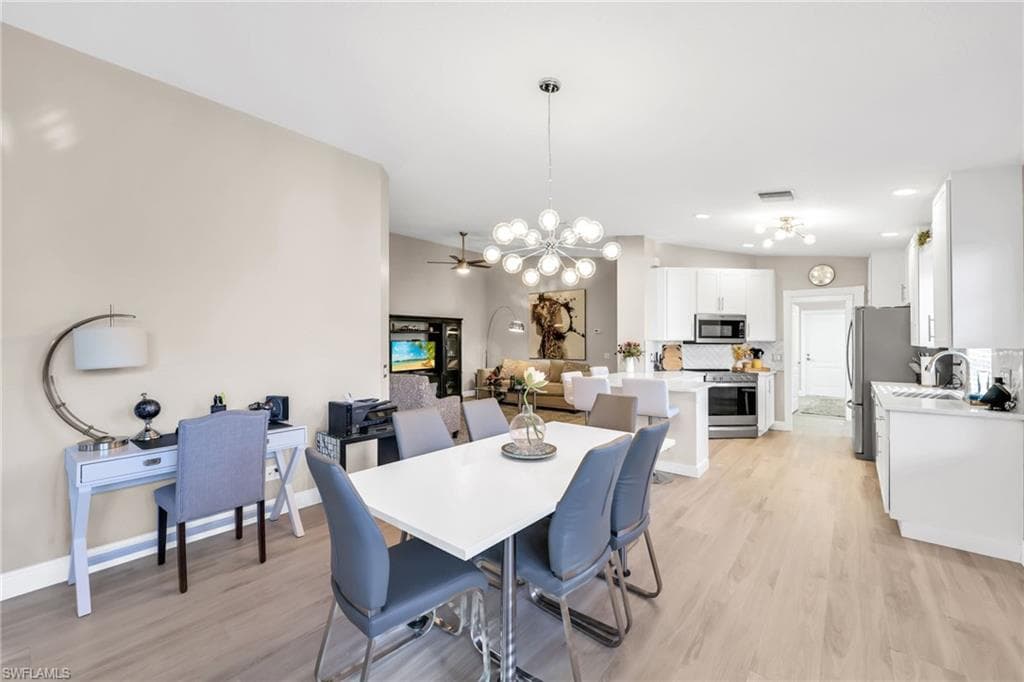 5781 Drummond WAY, NAPLES FL 34119-11