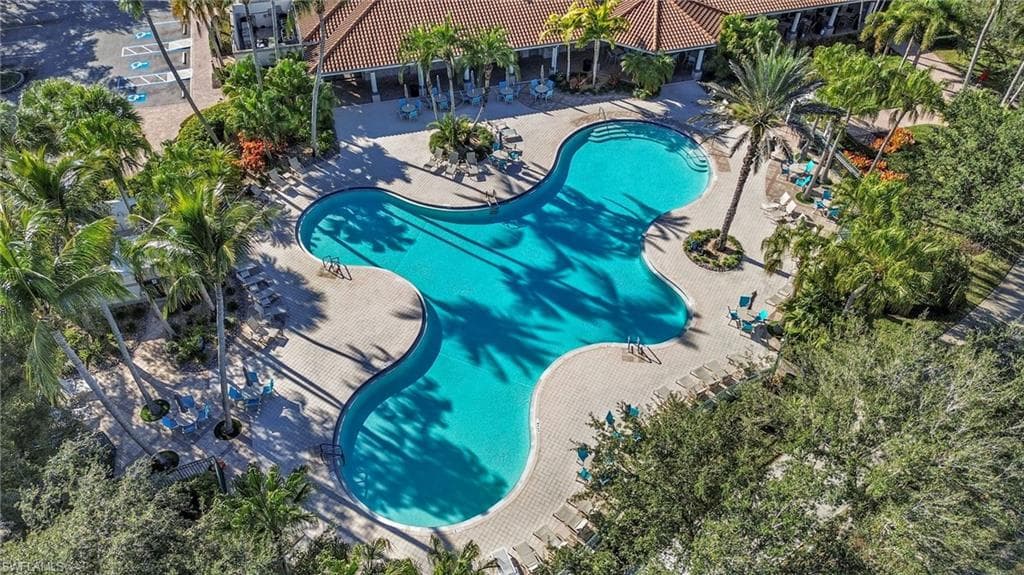 5781 Drummond WAY, NAPLES FL 34119-37