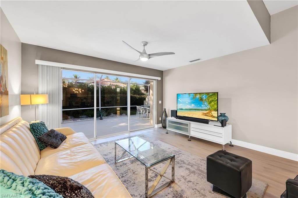 5781 Drummond WAY, NAPLES FL 34119-13