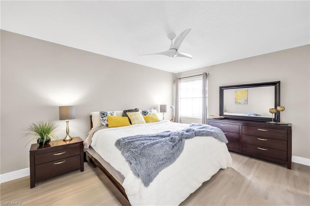 5781 Drummond WAY, NAPLES FL 34119-20