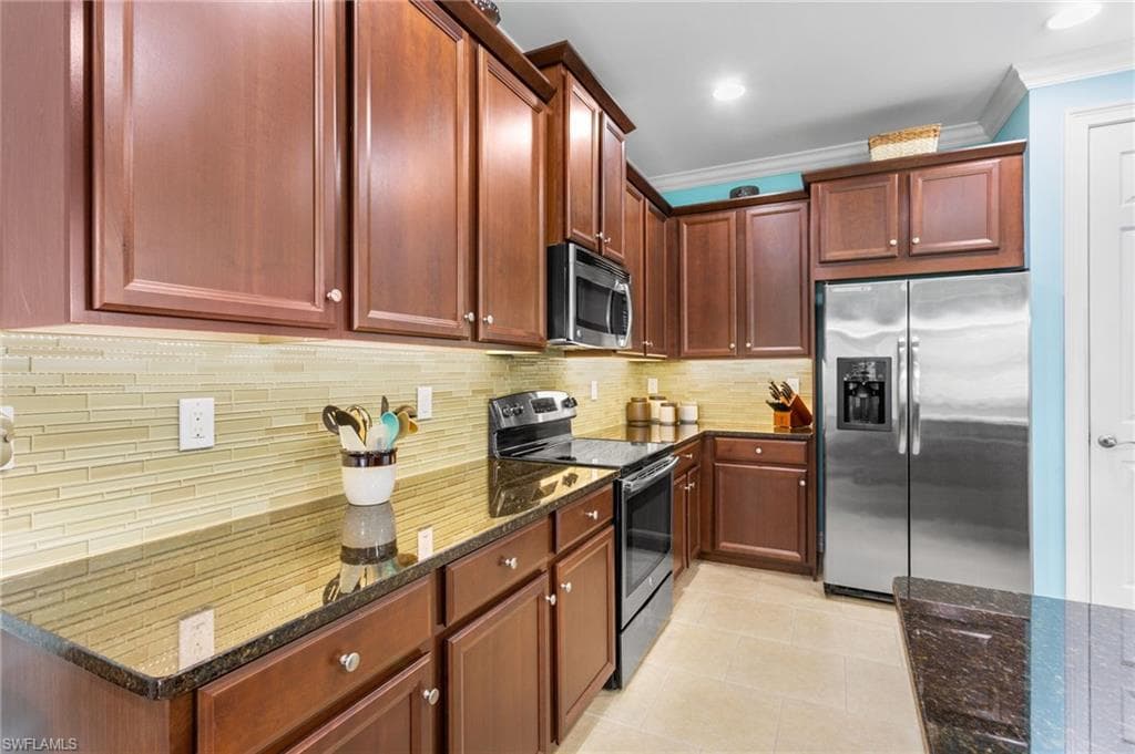 13105 SILVER THORN LOOP-7
