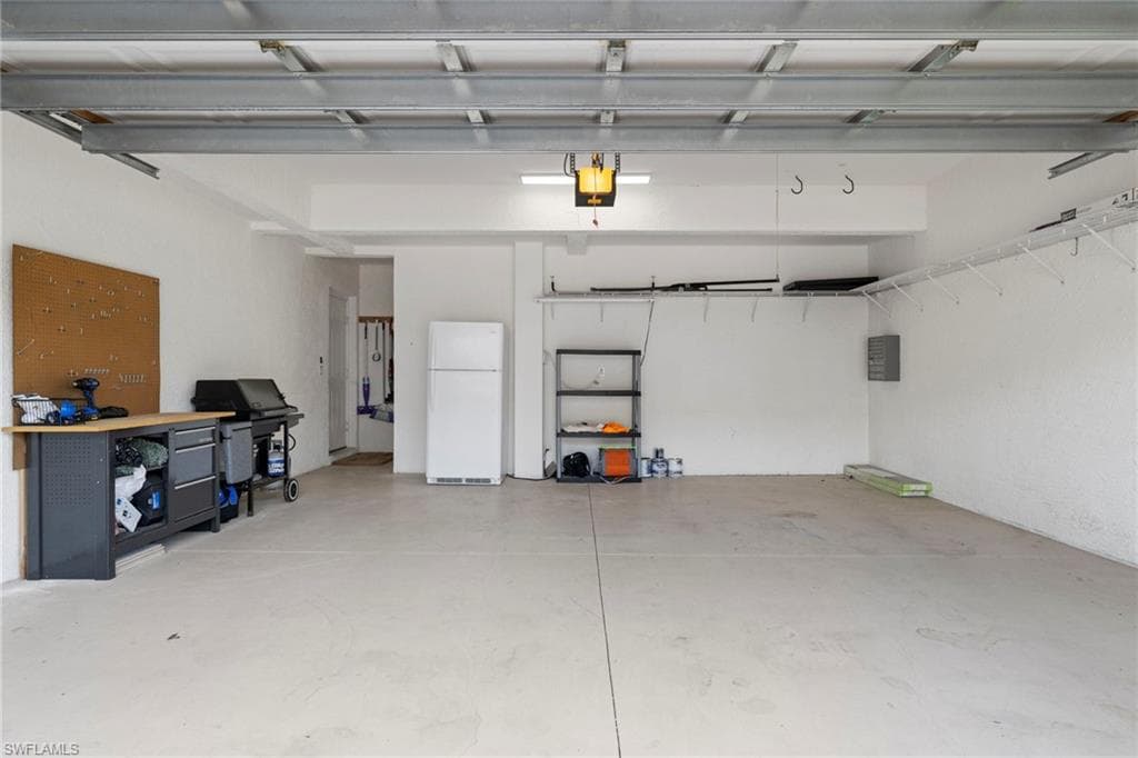 9520 Cypress Hammock CIR # 102, ESTERO FL 34135-22