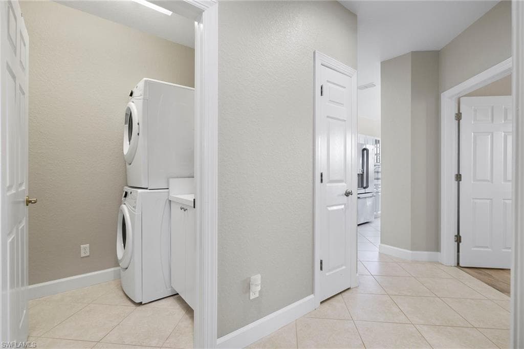 9520 Cypress Hammock CIR # 102, ESTERO FL 34135-11