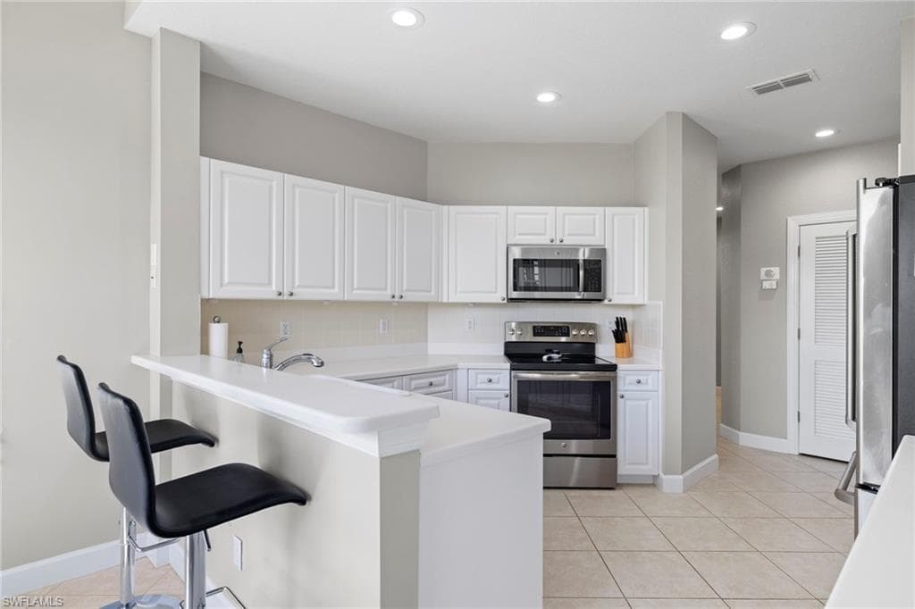 9520 Cypress Hammock CIR # 102, ESTERO FL 34135-6