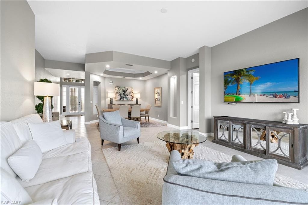 9520 Cypress Hammock CIR # 102, ESTERO FL 34135-2