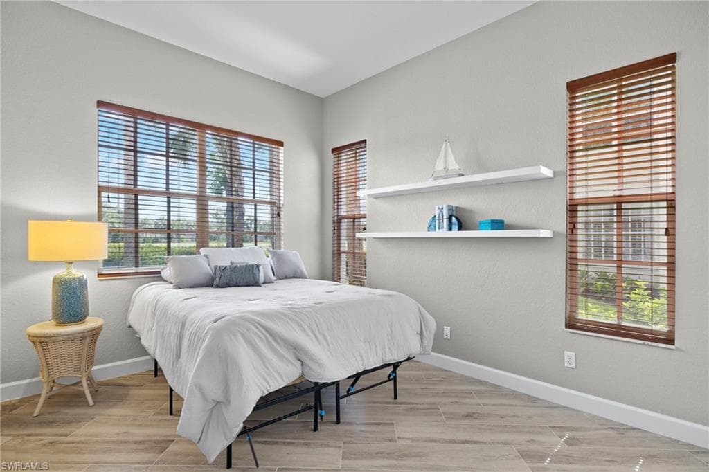 9520 Cypress Hammock CIR # 102, ESTERO FL 34135-19