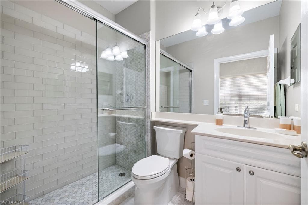 9520 Cypress Hammock CIR # 102, ESTERO FL 34135-18