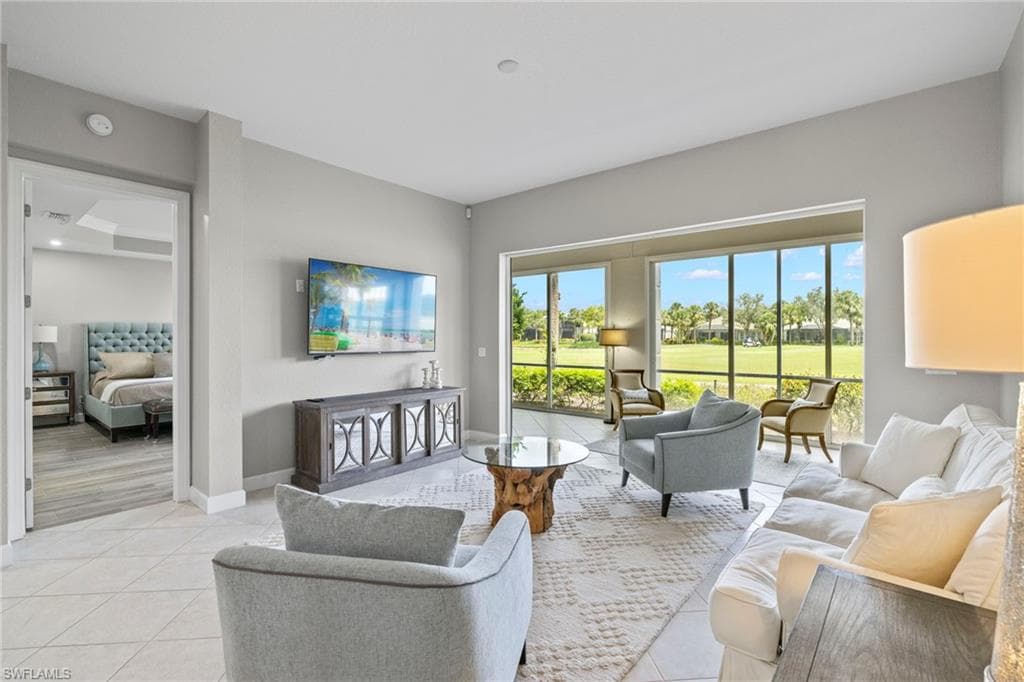 9520 Cypress Hammock CIR # 102, ESTERO FL 34135-3