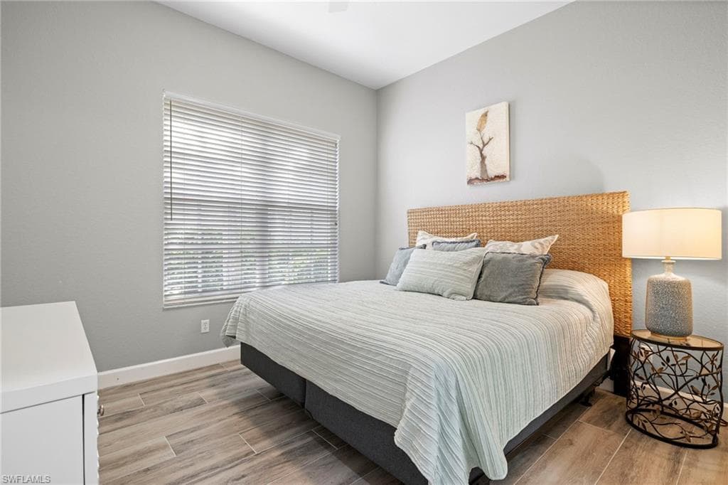 9520 Cypress Hammock CIR # 102, ESTERO FL 34135-20