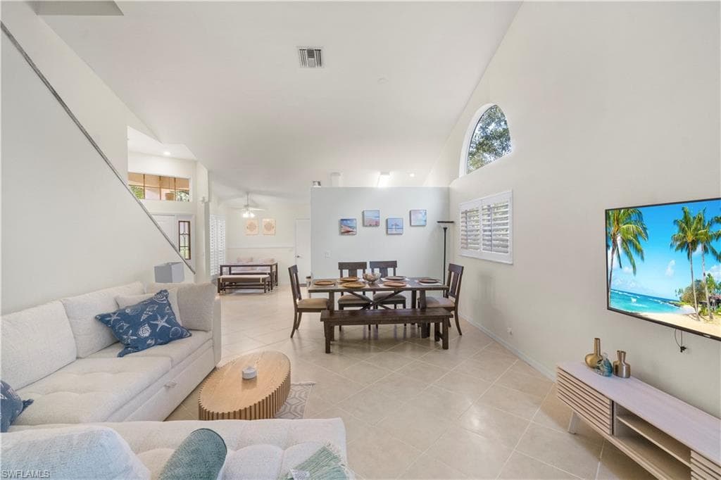 348 Carinosa CT # 10, NAPLES FL 34110-1