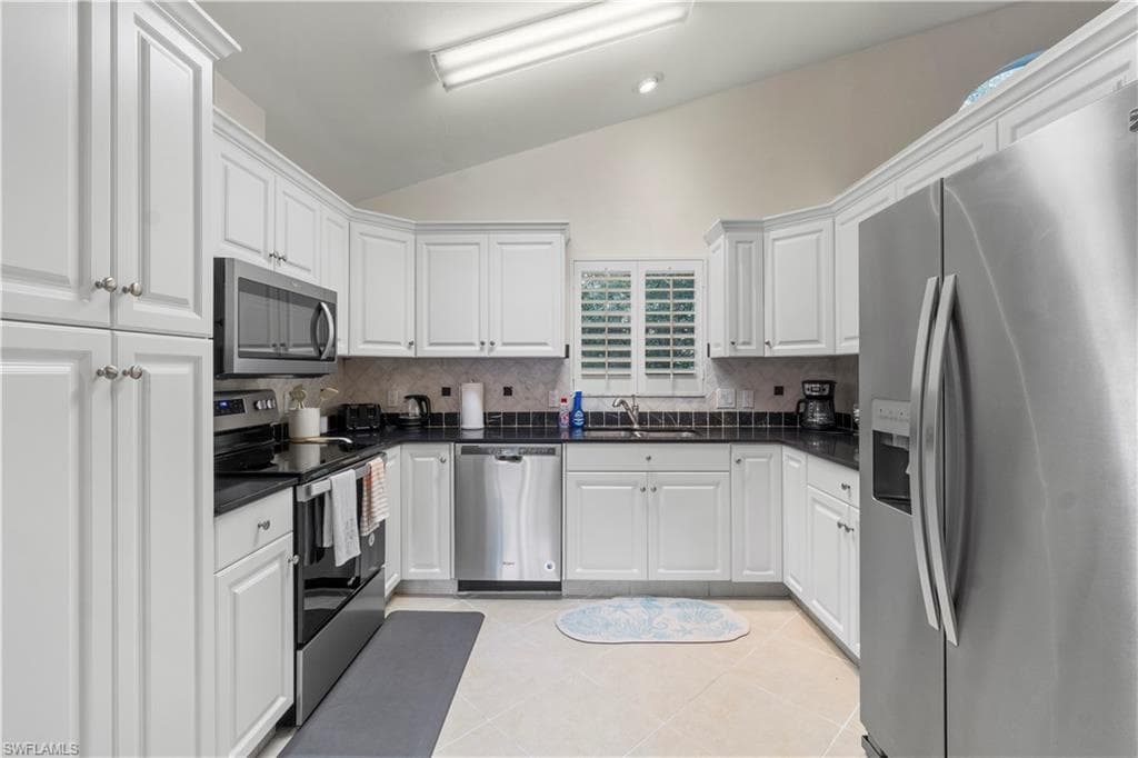 348 Carinosa CT # 10, NAPLES FL 34110-2