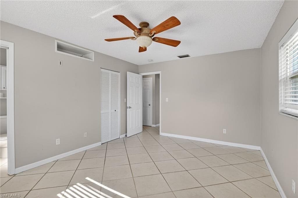 1336 Lake Shore DR, NAPLES FL 34103-16