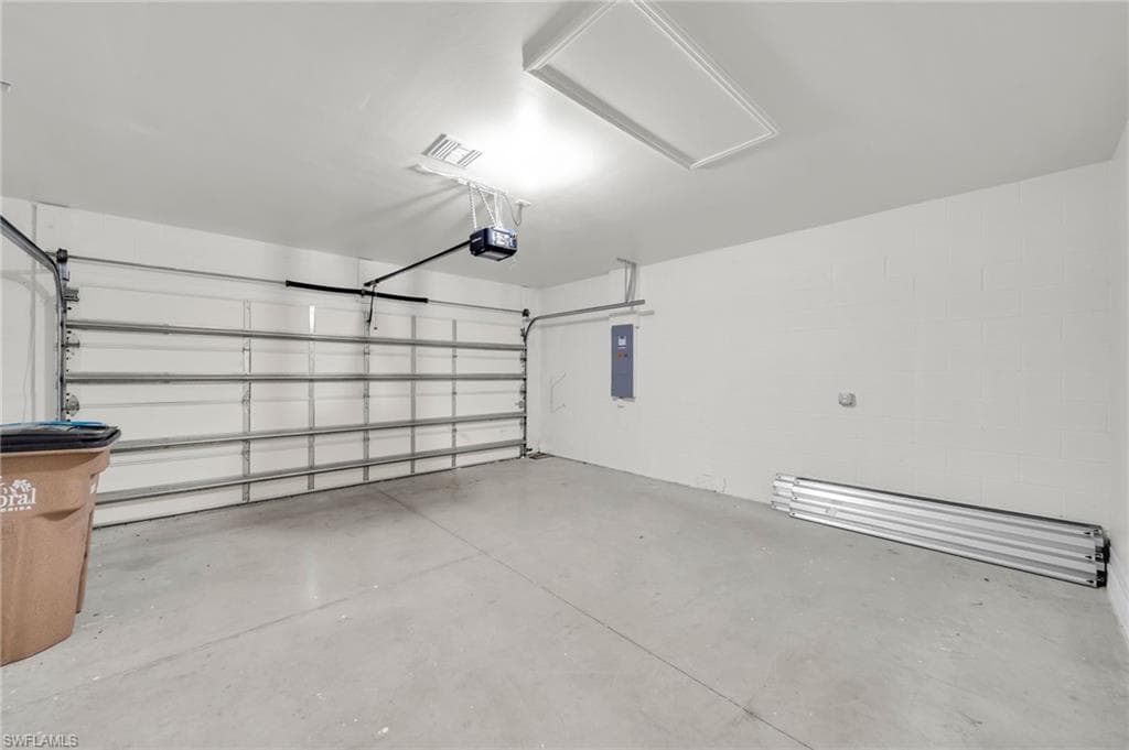 3477 Acapulco CIR, CAPE CORAL FL 33909-29