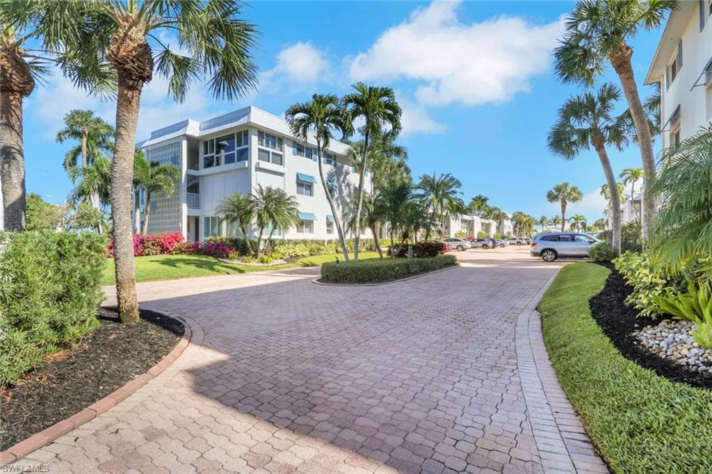 2100 Gulf Shore BLVD N 113-2