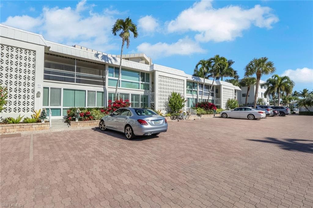 2100 Gulf Shore BLVD N 113-3