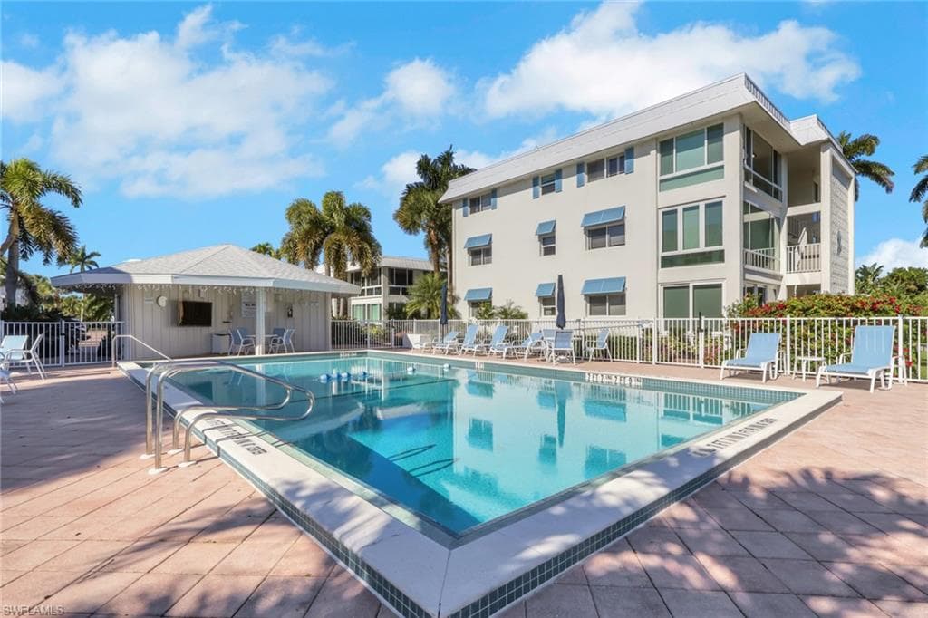 2100 Gulf Shore BLVD N 113-24