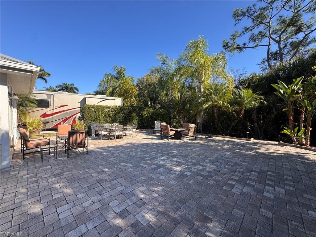 Lot 193 3002 Cupola LN N-27