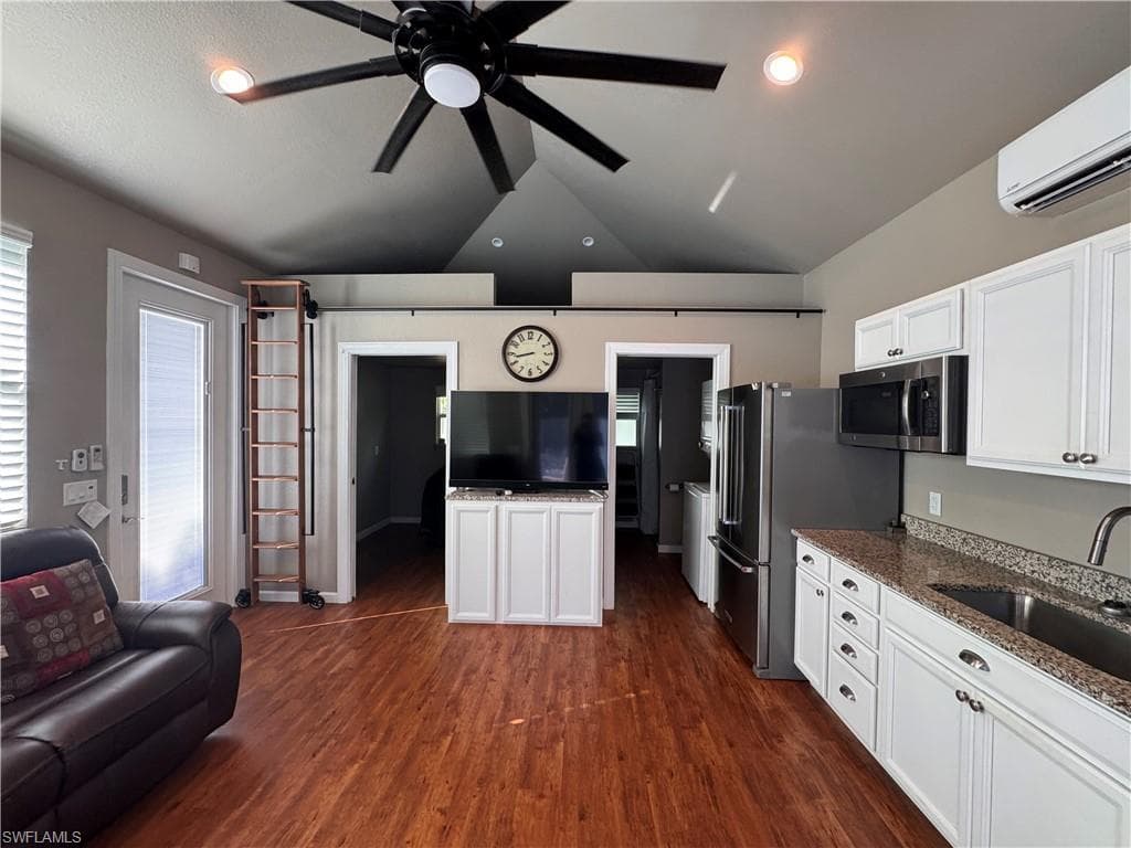 Lot 193 3002 Cupola LN N-7