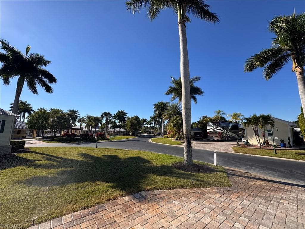 Lot 193 3002 Cupola LN N-32