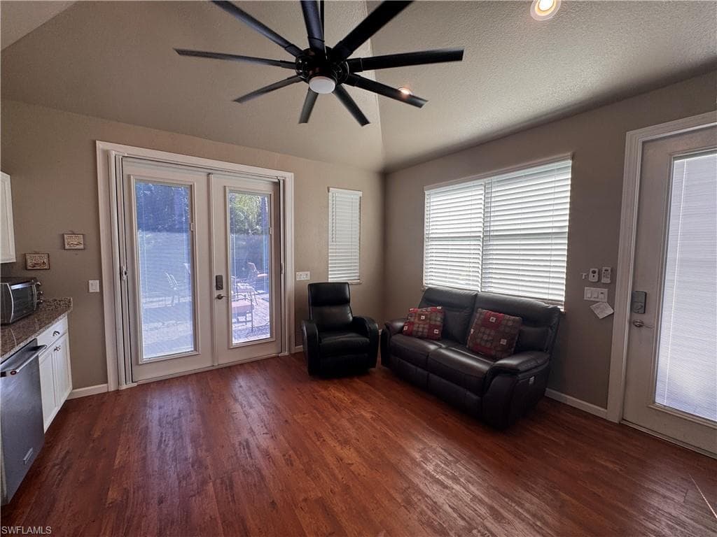 Lot 193 3002 Cupola LN N-5